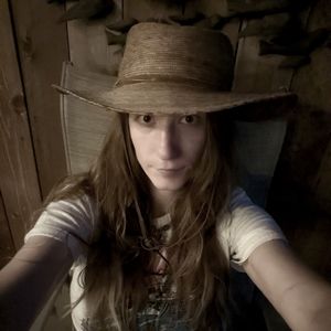 Meet your Posher, Catherine